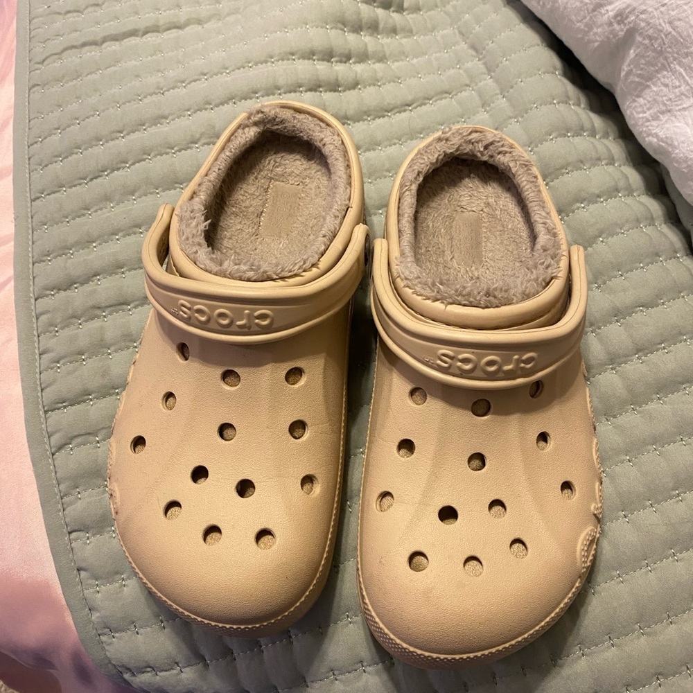 CROCS Tan Fuzzy Lined Clogs